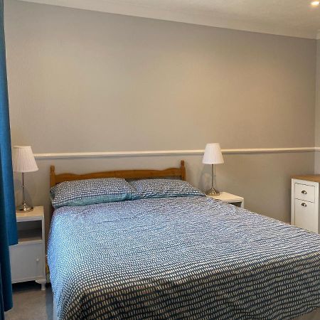 3 Double Bed House 10 Mins From Sandbanks Пул Екстериор снимка