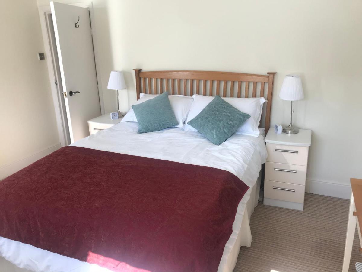 3 Double Bed House 10 Mins From Sandbanks Пул Екстериор снимка