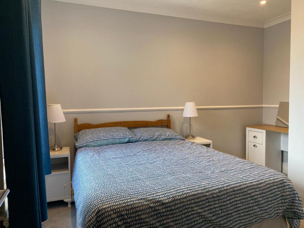 3 Double Bed House 10 Mins From Sandbanks Пул Екстериор снимка