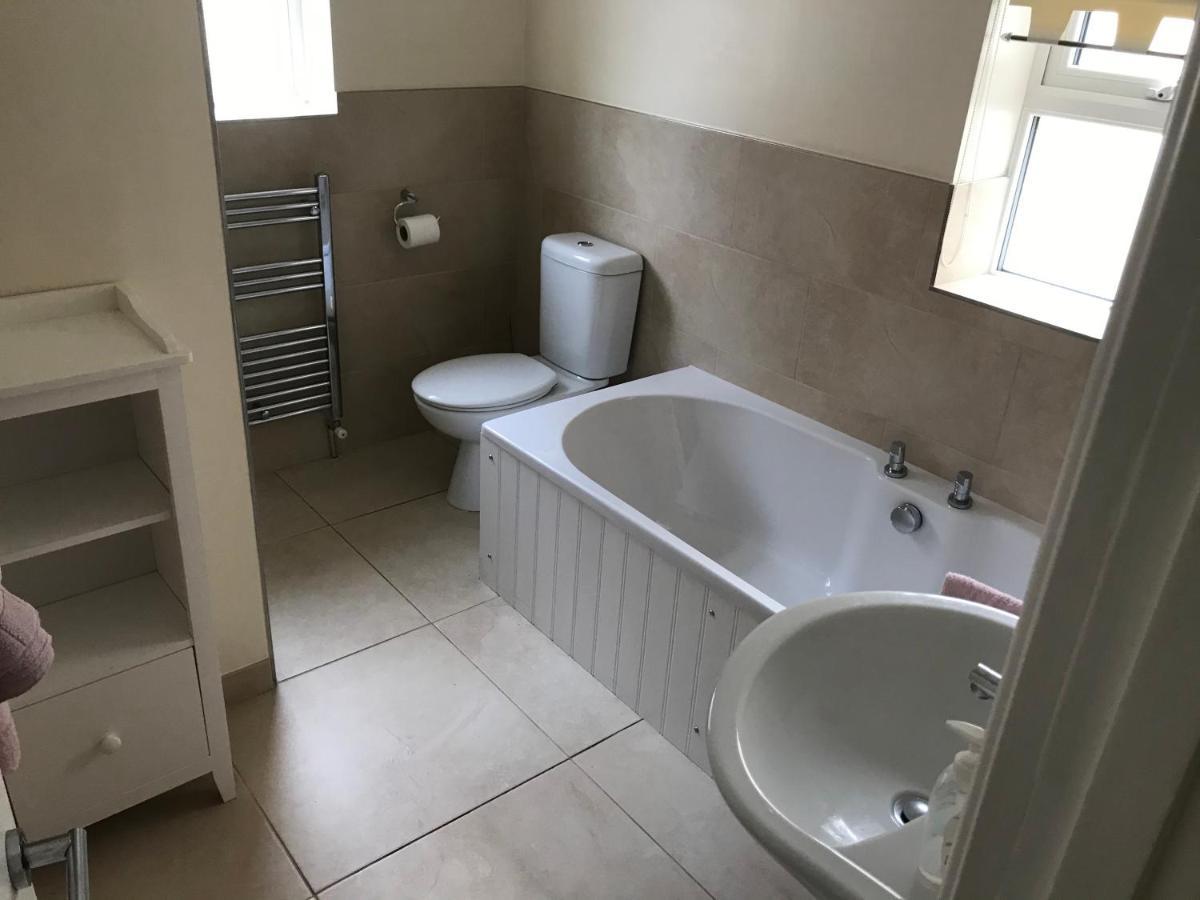 3 Double Bed House 10 Mins From Sandbanks Пул Екстериор снимка