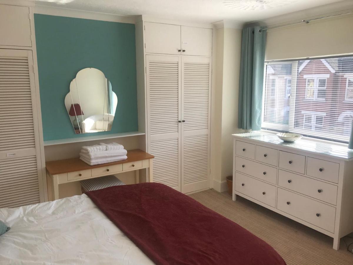 3 Double Bed House 10 Mins From Sandbanks Пул Екстериор снимка