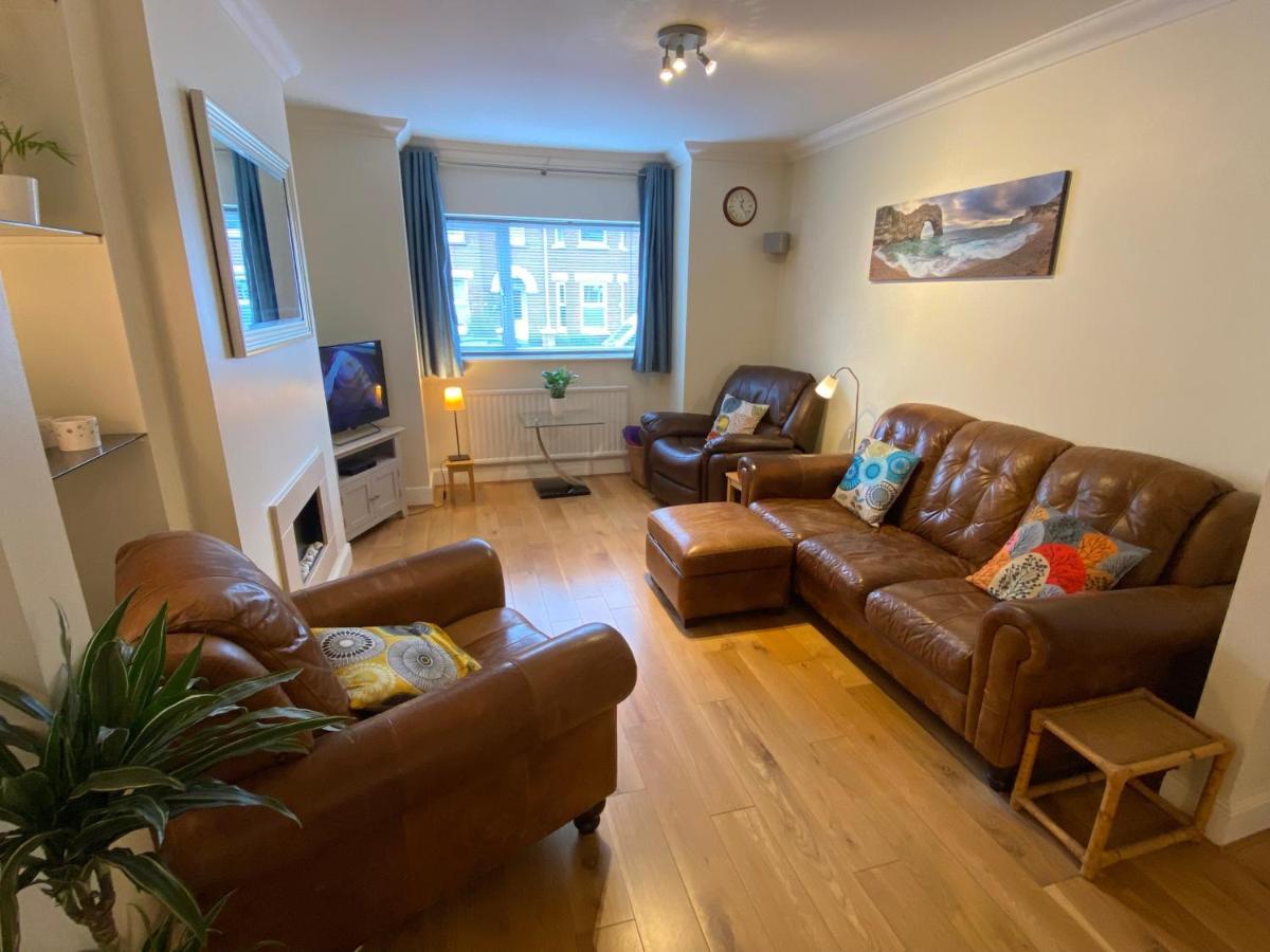 3 Double Bed House 10 Mins From Sandbanks Пул Екстериор снимка